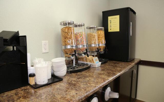 Prairie Moon Inn & Suites Unity