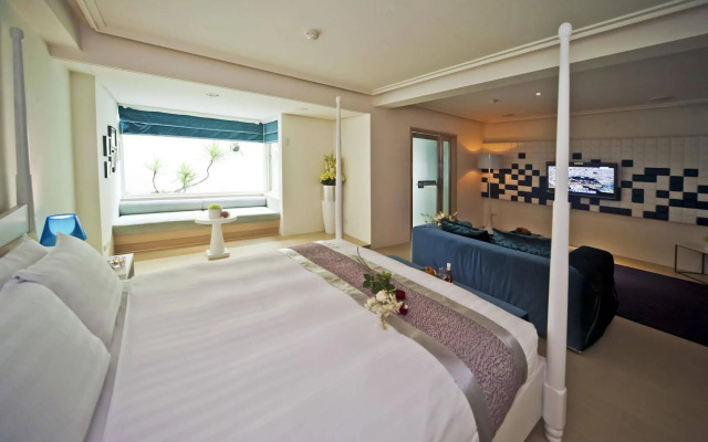 Herz Hotel