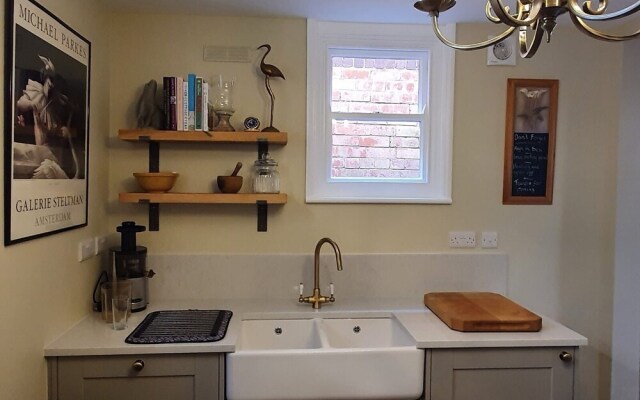 Superb Period Townhouse in Historic Uphill Lincoln