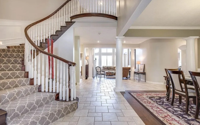 Luxury Estate with Mountain Views