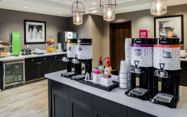 Hampton Inn & Suites Wixom
