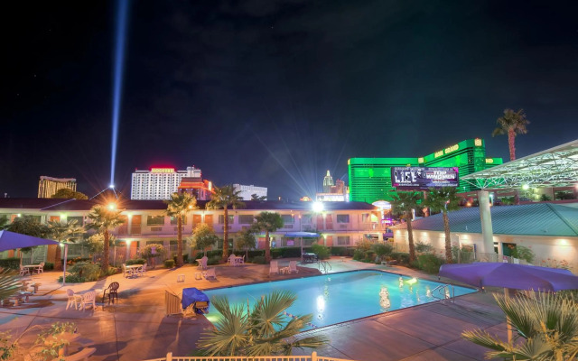 Collection 6 Las Vegas, NV - Tropicana