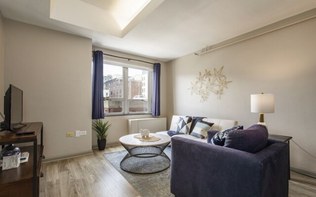 Cozysuites - Stylish Apartment in Downtown Louisville