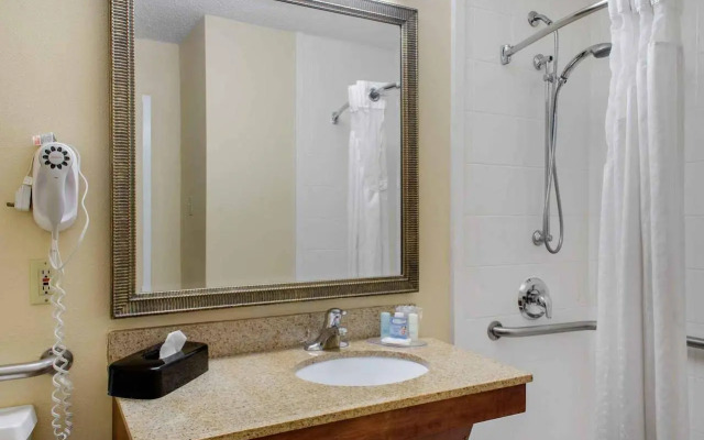 Ramada by Wyndham Shreveport Airport