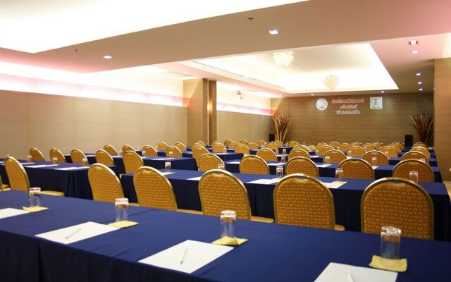 Baiyoke Suite Hostel