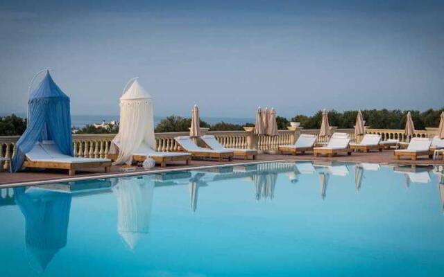 Notos Heights Hotel & Suites