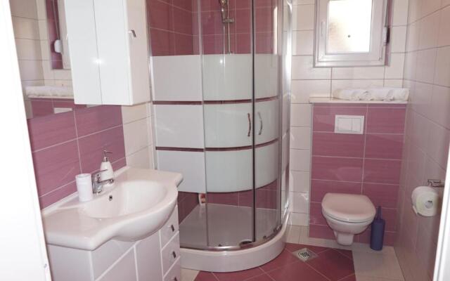 Tomena apartments