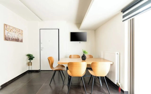 Elysee apartment 9A