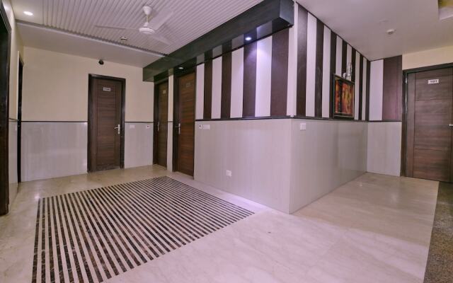 OYO 464 Hotel Lotus Palace