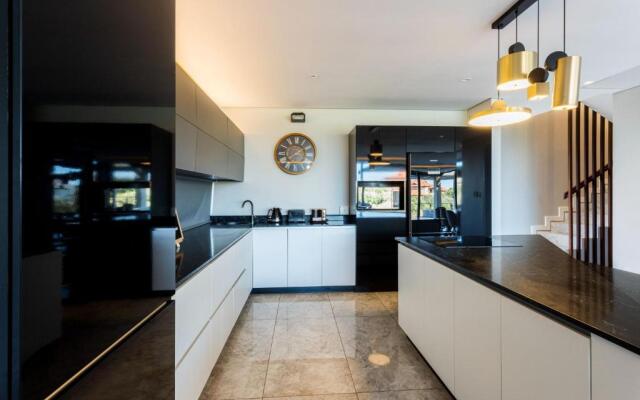 10-11 Ocean’s Edge, Zimbali – 8 Bedroom