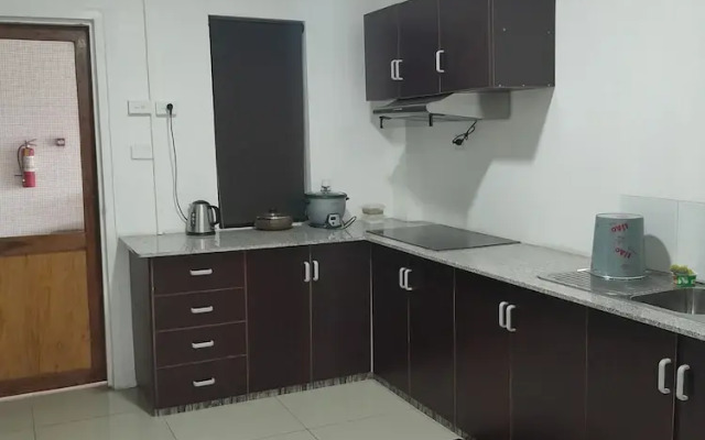 White Diamond Apartment