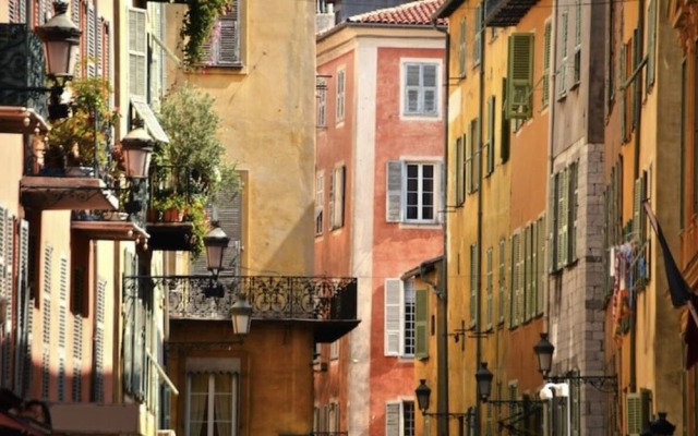 Studio à louer Carré d'Or à Nice