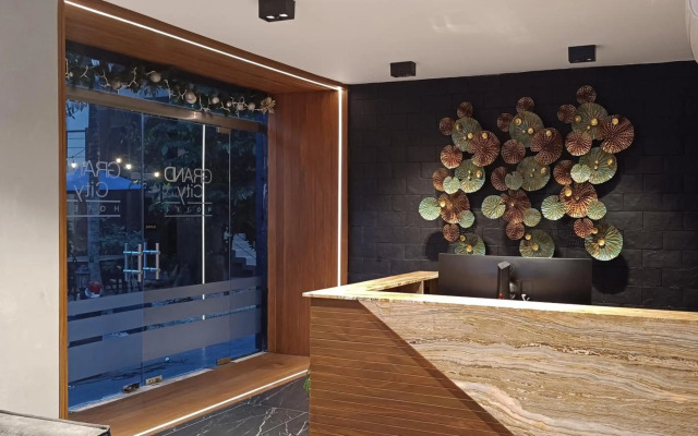 Grand City Hotel - Near Market 28