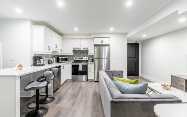Rideau Comfort 2BD 1BA Apartment Free Parking