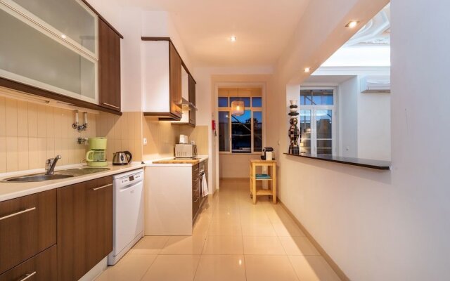 Wide and Modern Apartment in Lisbon