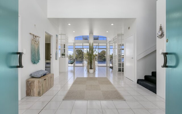 Havana Blue - Large 4 Bedroom Home