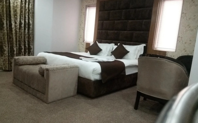 Hotel The Montreal Srinagar
