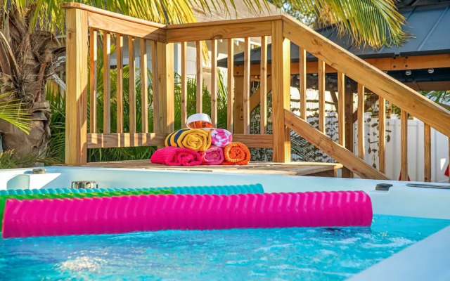 Heated Pool, Mini Golf & Cabana: Bradenton Retreat