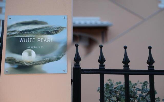 White Pearl 1