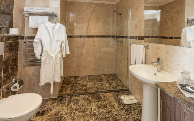 Club Paradiso Hotel