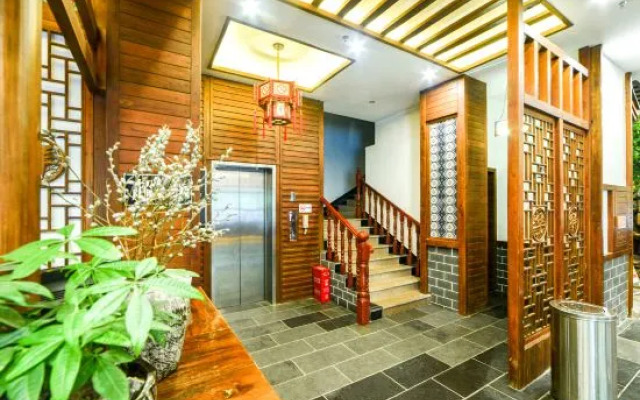 Huaxiang Hotel