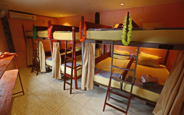Om Ganesh Hostel - Adults Only