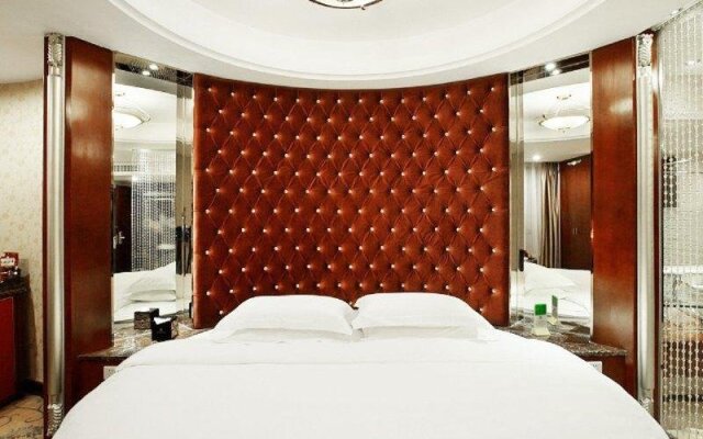 Golden Splendid Hotel Gynn