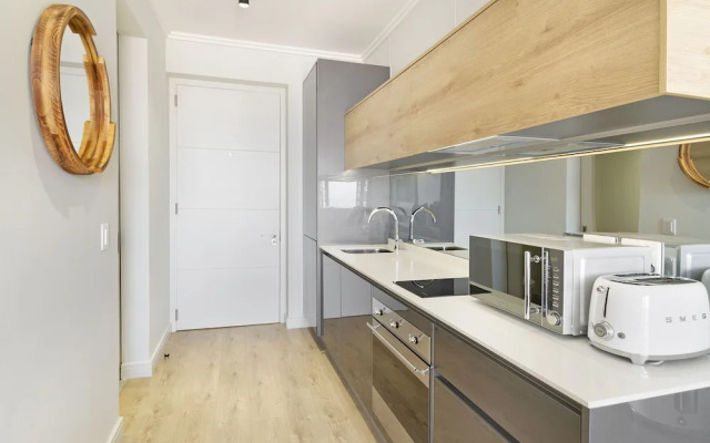 Ellipse Waterfall 31015