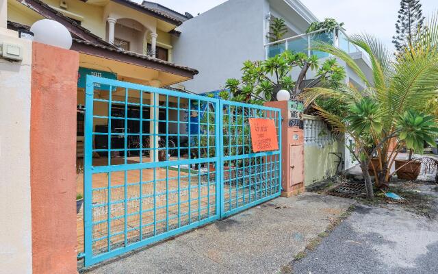 OYO 90229 3 Little Birds Homestay 4bhk