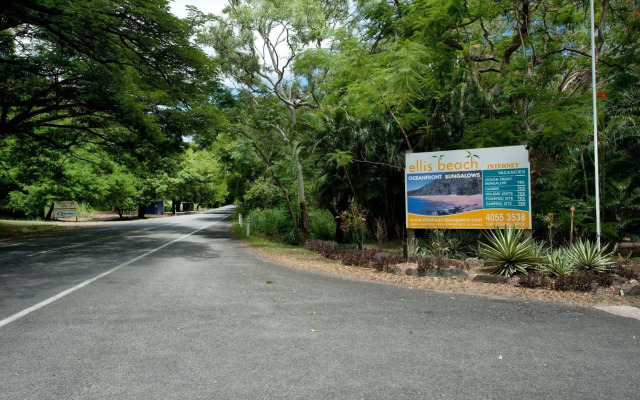 Ellis Beach Oceanfront Bungalows