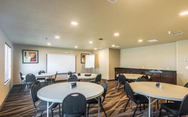 Cobblestone Inn & Suites - Lakin