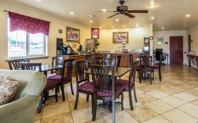 Econo Lodge Inn & Suites Searcy