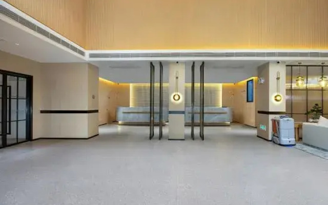 Country Inn & Suites by Radisson Hotel (Xianning Media Building City Museum)