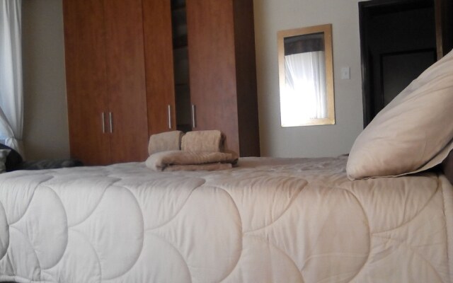 Private Garden Apartment