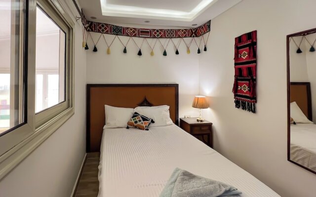 Atlantis pyramids Inn new