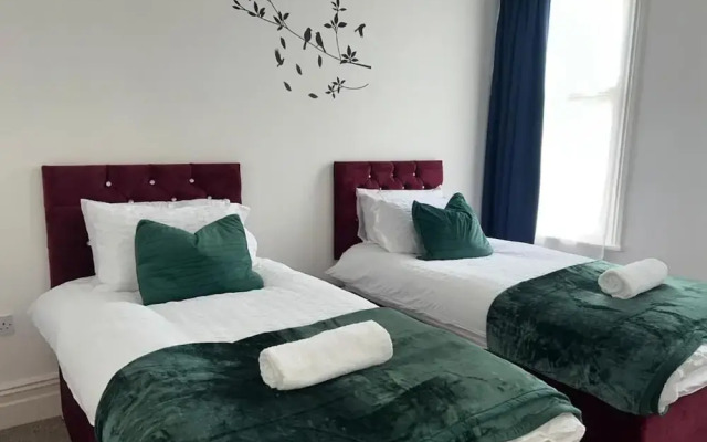 Cozy Leicester Apartment With 2 Bedrooms