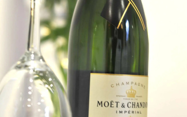 St John's Lodge (incl off-site health club)