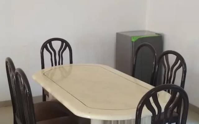 De Sutami Pasteur Villa by HouseinBandung