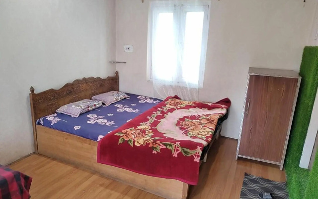 Lassa Bhat Guest House