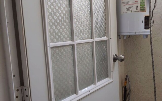 Devoted Hoestel in Cancun With Equipped Kitchen, Pool, Close to Beaches & More!