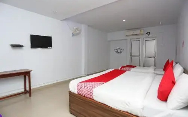 The Palms Resort By OYO Rooms