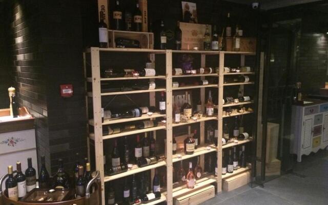 All Seasons Residence Hotel