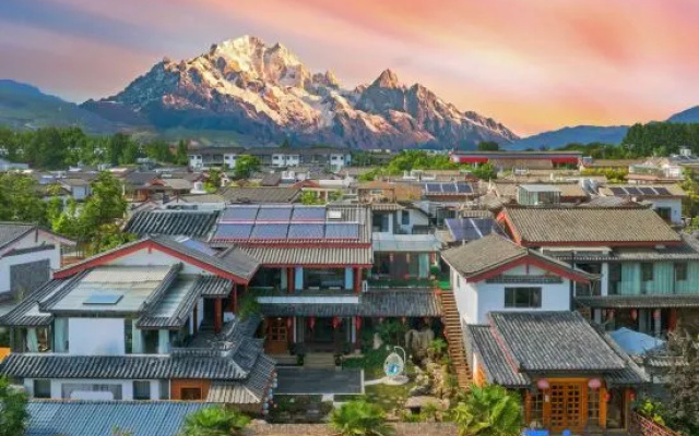 Meiqi Leju Jade Dragon Snow Mountain Scenic Resort Courtyard (Shuhe Ancient Town Branch) – Outside – Lijiang