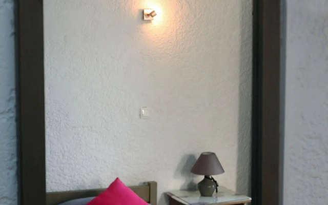 St George Studios Apartments