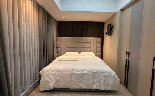 Room-3 Bedroom Executive Suite Room wit