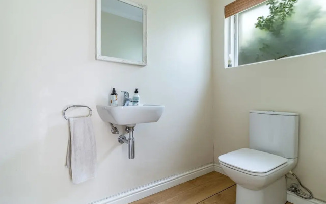 3 Bedroom Family Home - Houtbay