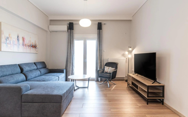 Spacious 2BD apt next to metro