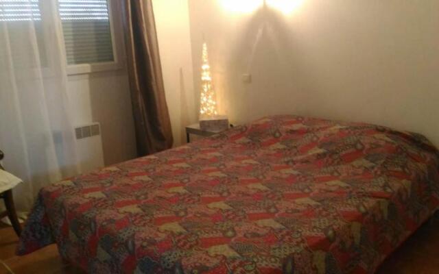 Maison T3 jardin proche remparts Aigues Mortes