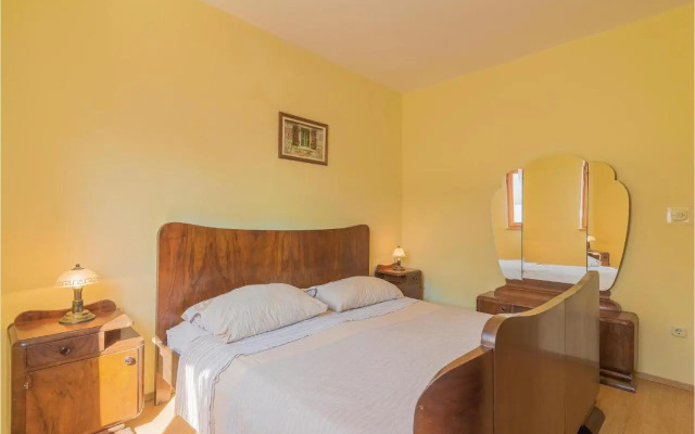 Two-Bedroom Holiday home Jezera with a Fireplace 05