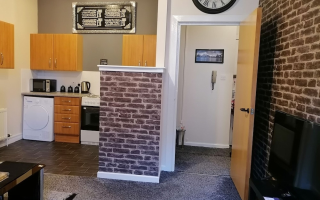 Central Glasgow Apartment - Sleeps 2 & Kitchen